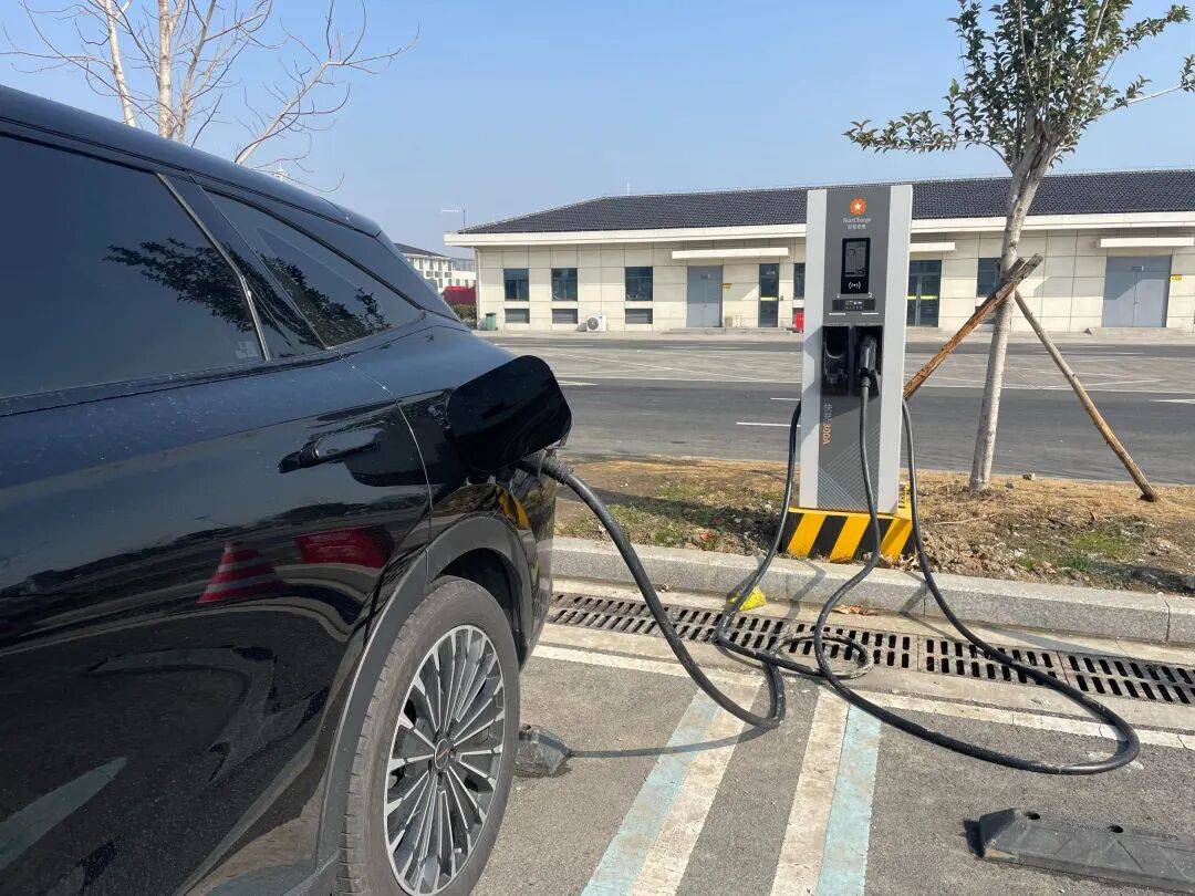 江苏首座！扬州这座服务区充电枪超100把